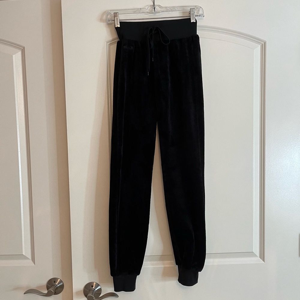 Sahlt Black Joggers